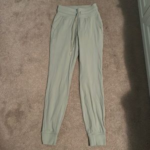 Lululemon sage green lightweight joggers size 0